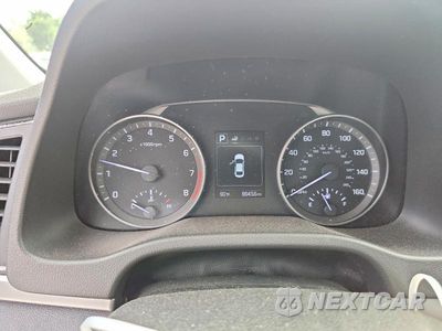 Zdjęcie 9 z 12 samochodu: 2018 HYUNDAI ELANTRA SEL VIN:5NPD84LF5JH232602 - miniatura