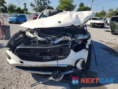 Piąte zdjęcie samochodu w środku: 2023 MERCEDES-BENZ GLC 300 4MATIC VIN:W1NKM4HB2PF026643 - miniatura