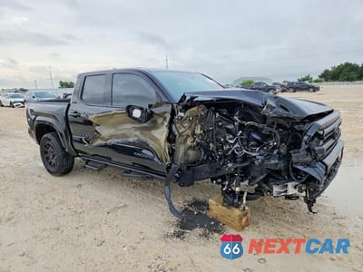 Czwarte zdjęcie samochodu z boku: 2025 TOYOTA TACOMA SR5 VIN:3TMLB5JN4SM193414 - miniatura
