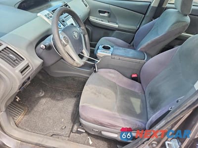 Zdjęcie 7 z 12 samochodu: 2013 TOYOTA PRIUS V TWO VIN:JTDZN3EU9D3222269 - miniatura
