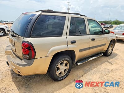 Trzecie zdjęcie samochodu z tyłu: 2005 CHEVROLET TRAILBLAZER LS VIN:1GNDT13S252380022 - miniatura