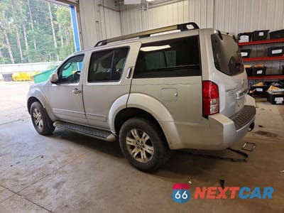 Drugie zdjęcie samochodu z przodu: 2011 NISSAN PATHFINDER S VIN:5N1AR1NB7BC610906 - miniatura