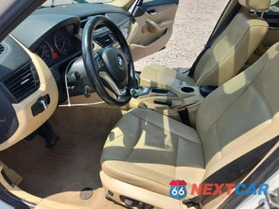 Zdjęcie 7 z 12 samochodu: 2013 BMW X1 SDRIVE28I VIN:WBAVM1C57DVW46486 - miniatura