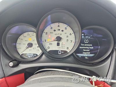 Zdjęcie 9 z 12 samochodu: 2025 PORSCHE MACAN GTS VIN:WP1AF2A50SLB51669 - miniatura
