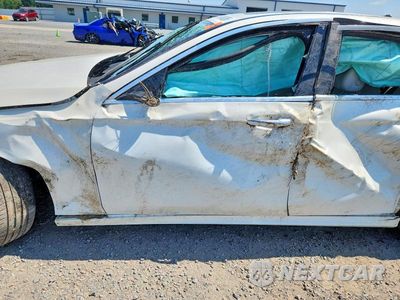Zdjęcie 7 z 12 samochodu: 2017 MERCEDES-BENZ E 300 VIN:WDDZF4JB4HA202154 - miniatura