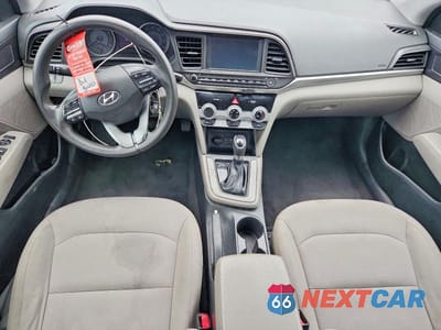 Zdjęcie 8 z 12 samochodu: 2019 HYUNDAI ELANTRA SEL VIN:5NPD84LF4KH431691 - miniatura