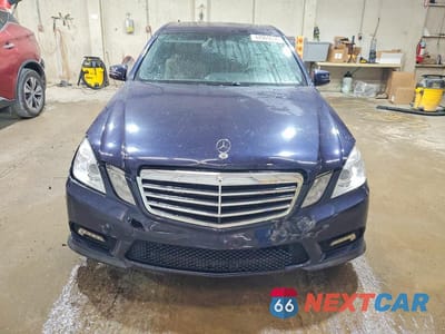 Piąte zdjęcie samochodu w środku: 2011 MERCEDES-BENZ E 550 VIN:WDDHF7CB4BA291659 - miniatura