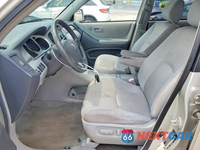 Zdjęcie 7 z 13 samochodu: 2006 TOYOTA HIGHLANDER BASE VIN:JTEDP21A460113468 - miniatura