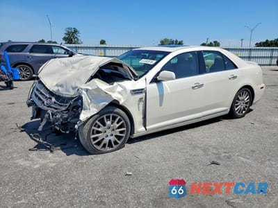 2008 CADILLAC STS 1G6DW67VX80105373 - główne zdjęcie licytacji z USA - miniatura