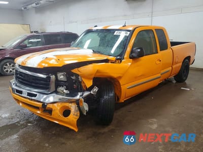 2004 GMC NEW SIERRA C1500 1GTEC19T34Z269336 - główne zdjęcie licytacji z USA - miniatura