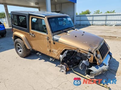 Czwarte zdjęcie samochodu z boku: 2015 JEEP WRANGLER SAHARA VIN:1C4AJWBG4FL607492 - miniatura