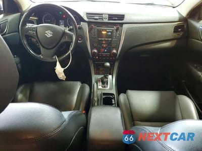 Zdjęcie 8 z 12 samochodu: 2010 SUZUKI KIZASHI SLS VIN:JS2RF9A77A6100171 - miniatura