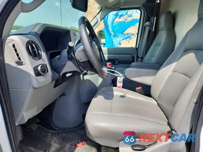 Zdjęcie 7 z 13 samochodu: 2024 FORD E450 BOX TRUCK VIN:1FDXE4FN2RDD24191 - miniatura