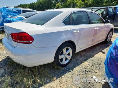 Trzecie zdjęcie samochodu z tyłu: 2013 VOLKSWAGEN PASSAT SE VIN:1VWBH7A31DC020231 - miniatura