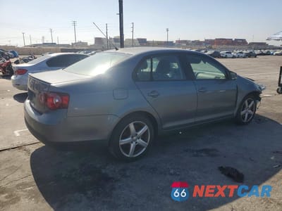 Trzecie zdjęcie samochodu z tyłu: 2010 VOLKSWAGEN JETTA LIMITED VIN:3VWAZ7AJ1AM104437 - miniatura