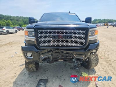 Piąte zdjęcie samochodu w środku: 2016 GMC SIERRA K2500 DENALI VIN:1GT12UE81GF238144 - miniatura