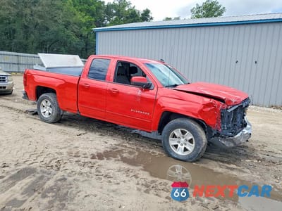 Czwarte zdjęcie samochodu z boku: 2018 CHEVROLET SILVERADO C1500 LT VIN:1GCRCREC2JZ124113 - miniatura