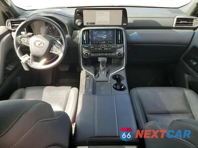 Zdjęcie 8 z 13 samochodu: 2024 LEXUS LX 600 PREMIUM VIN:JTJAB7CXXR4052240 - miniatura