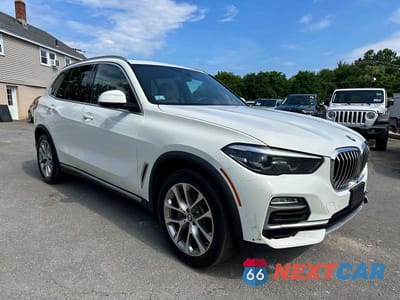 Czwarte zdjęcie samochodu z boku: 2020 BMW X5 XDRIVE40I VIN:5UXCR6C00L9B84696 - miniatura