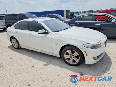 Czwarte zdjęcie samochodu z boku: 2011 BMW 528 I VIN:WBAFR1C56BC743726 - miniatura