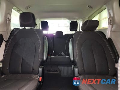 Zdjęcie 10 z 13 samochodu: 2021 CHRYSLER VOYAGER LX VIN:2C4RC1CG6MR579553 - miniatura
