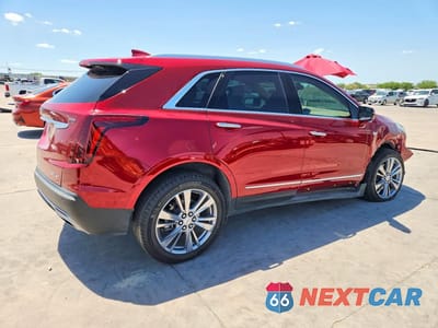Trzecie zdjęcie samochodu z tyłu: 2024 CADILLAC XT5 PLATINUM PREMIUM LUXURY VIN:1GYKNERS6RZ706758 - miniatura