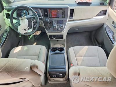 Zdjęcie 8 z 14 samochodu: 2020 TOYOTA SIENNA LE VIN:5TDKZ3DC2LS079905 - miniatura