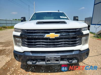 Piąte zdjęcie samochodu w środku: 2024 CHEVROLET SILVERADO K2500 HEAVY DUTY VIN:2GC1YLE77R1212402 - miniatura