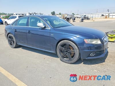 Czwarte zdjęcie samochodu z boku: 2010 AUDI S4 PREMIUM PLUS VIN:WAUBGAFLXAA072442 - miniatura