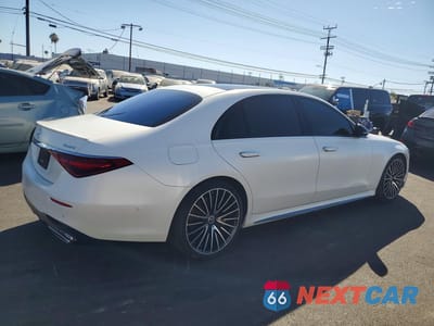 Trzecie zdjęcie samochodu z tyłu: 2023 MERCEDES-BENZ S 580 4MATIC VIN:W1K6G7GB3PA203674 - miniatura