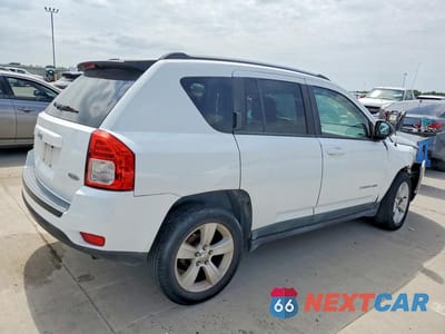 Trzecie zdjęcie samochodu z tyłu: 2011 JEEP COMPASS SPORT VIN:1J4NF1FB3BD244413 - miniatura