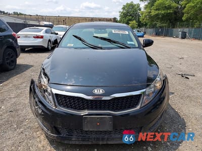 Piąte zdjęcie samochodu w środku: 2011 KIA OPTIMA LX VIN:KNAGM4A78B5074856 - miniatura