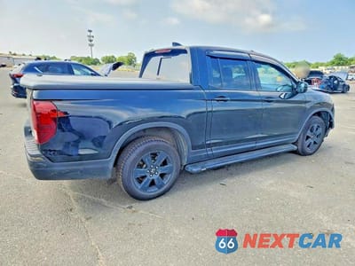 Trzecie zdjęcie samochodu z tyłu: 2017 HONDA RIDGELINE BLACK EDITION VIN:5FPYK3F83HB038225 - miniatura