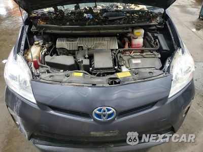 Zdjęcie 11 z 12 samochodu: 2014 TOYOTA PRIUS TWO VIN:JTDKN3DUXE1776615 - miniatura