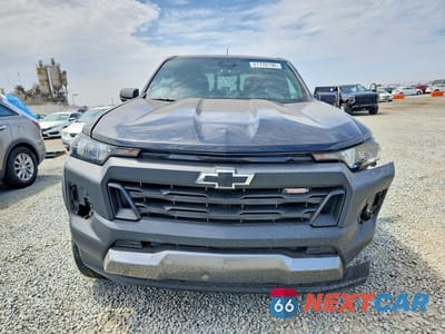 Piąte zdjęcie samochodu w środku: 2023 CHEVROLET COLORADO TRAIL BOSS VIN:1GCPTEEK6P1133170 - miniatura