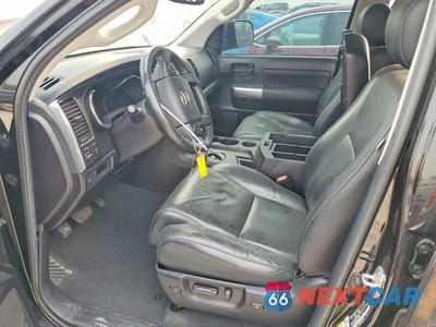 Zdjęcie 7 z 13 samochodu: 2019 TOYOTA SEQUOIA TRD SPORT VIN:5TDBY5G15KS174210 - miniatura