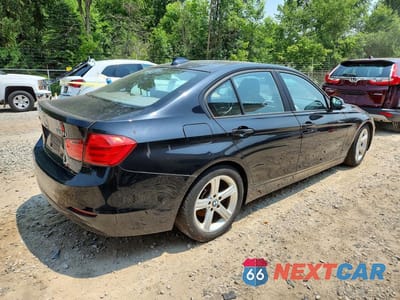 Trzecie zdjęcie samochodu z tyłu: 2013 BMW 328 XI VIN:WBA3B3C53DF541026 - miniatura