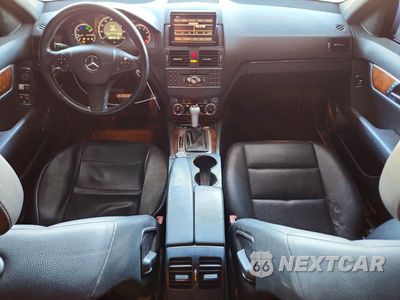 Zdjęcie 8 z 12 samochodu: 2011 MERCEDES-BENZ C 300 VIN:WDDGF5EB7BA518128 - miniatura