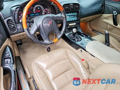 Zdjęcie 8 z 12 samochodu: 2005 CHEVROLET CORVETTE VIN:1G1YY24U155123474 - miniatura