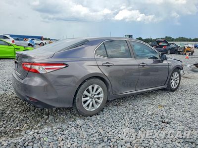 Trzecie zdjęcie samochodu z tyłu: 2018 TOYOTA CAMRY LE VIN:4T1B11HKXJU518740 - miniatura