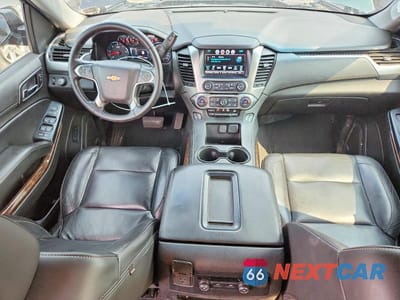 Zdjęcie 8 z 13 samochodu: 2019 CHEVROLET SUBURBAN K1500 LT VIN:1GNSKHKCXKR113663 - miniatura