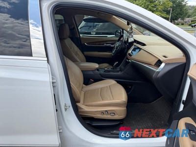 Piąte zdjęcie samochodu w środku: 2021 CADILLAC XT5 PLATINUM PREMIUM LUXURY VIN:1GYKNERS5MZ182379 - miniatura