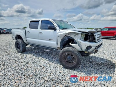 Czwarte zdjęcie samochodu z boku: 2005 TOYOTA TACOMA DOUBLE CAB PRERUNNER VIN:3TMJU62N25M001711 - miniatura