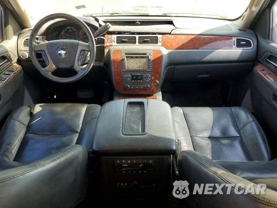 Zdjęcie 8 z 13 samochodu: 2011 CHEVROLET TAHOE C1500 LTZ VIN:1GNSCCE01BR132202 - miniatura