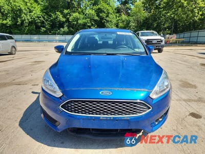 Piąte zdjęcie samochodu w środku: 2018 FORD FOCUS SE VIN:1FADP3F28JL233847 - miniatura