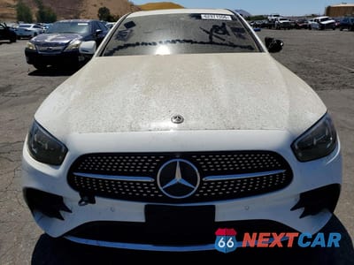 Piąte zdjęcie samochodu w środku: 2021 MERCEDES-BENZ E 350 VIN:W1KZF8DB7MA927745 - miniatura