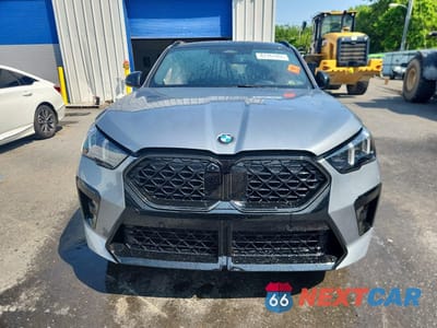 Piąte zdjęcie samochodu w środku: 2025 BMW X2 XDRIVE28I VIN:WBX63GM06S5332408 - miniatura