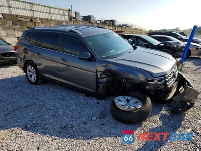 Czwarte zdjęcie samochodu z boku: 2018 VOLKSWAGEN ATLAS SE VIN:1V2DR2CAXJC508417 - miniatura