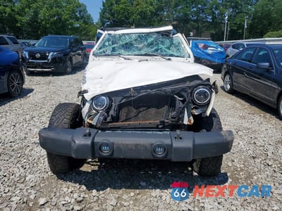 Piąte zdjęcie samochodu w środku: 2010 JEEP WRANGLER UNLIMITED SPORT VIN:1J4BA3H11AL159396 - miniatura