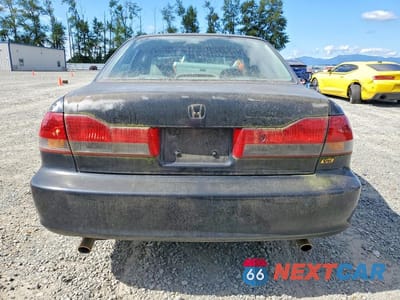 Zdjęcie 6 z 12 samochodu: 2002 HONDA ACCORD EX VIN:1HGCG16552A064132 - miniatura